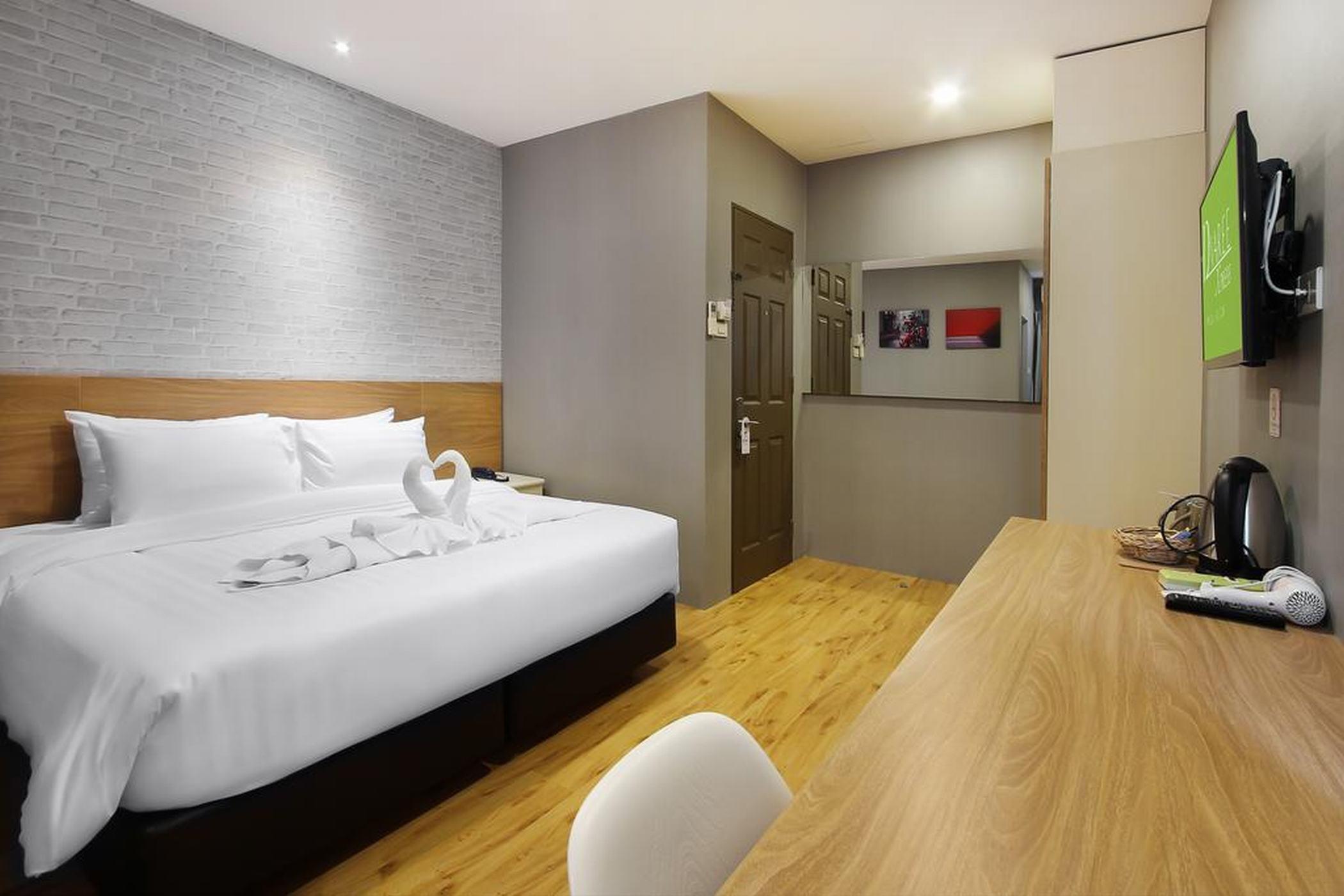 Pula Silom Hotel Bangkok Kültér fotó