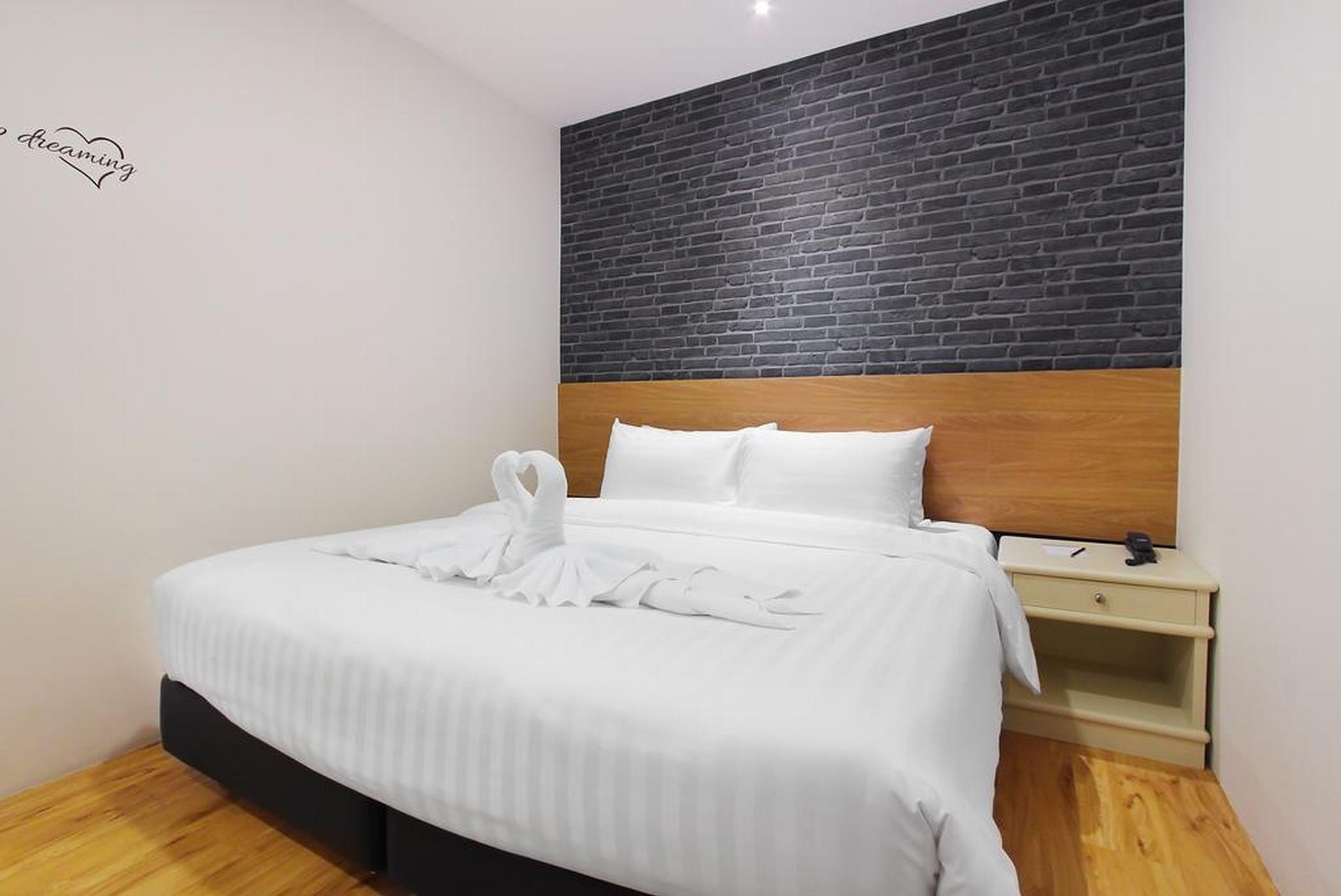 Pula Silom Hotel Bangkok Kültér fotó