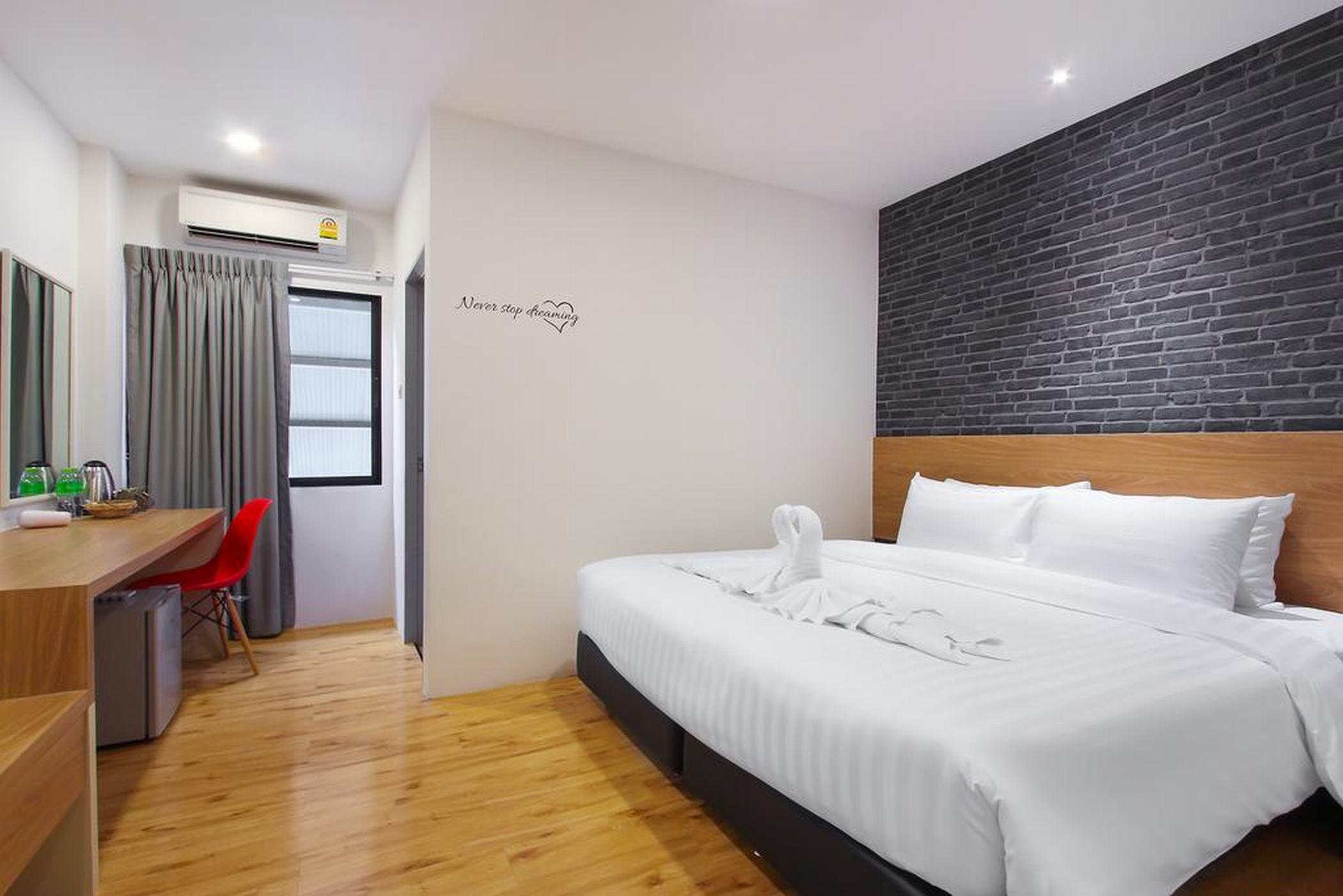 Pula Silom Hotel Bangkok Kültér fotó