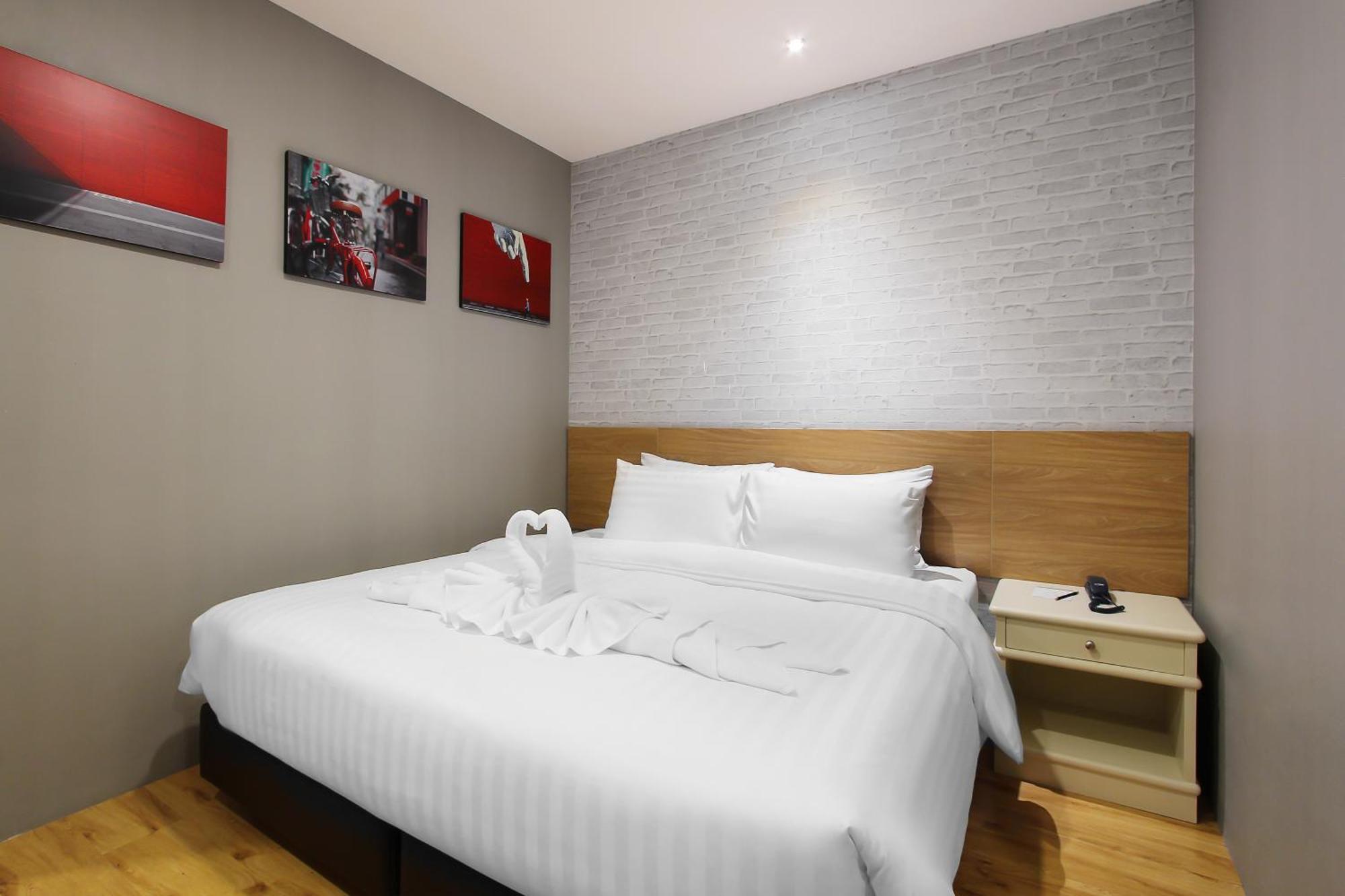 Pula Silom Hotel Bangkok Szoba fotó