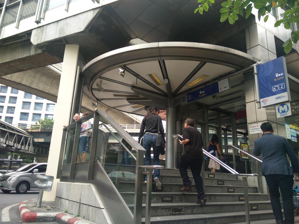 Pula Silom Hotel Bangkok Kültér fotó