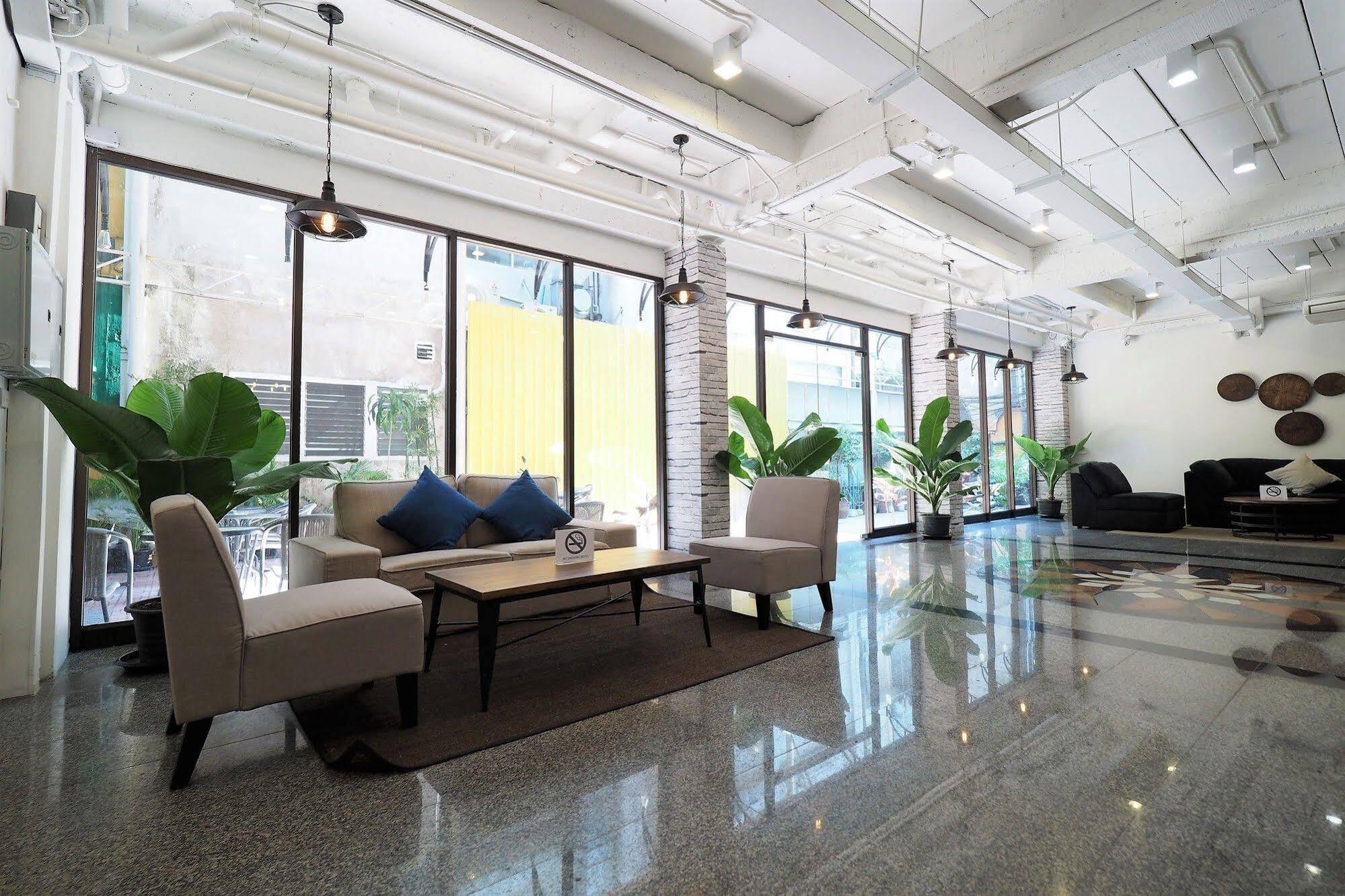 Pula Silom Hotel Bangkok Kültér fotó