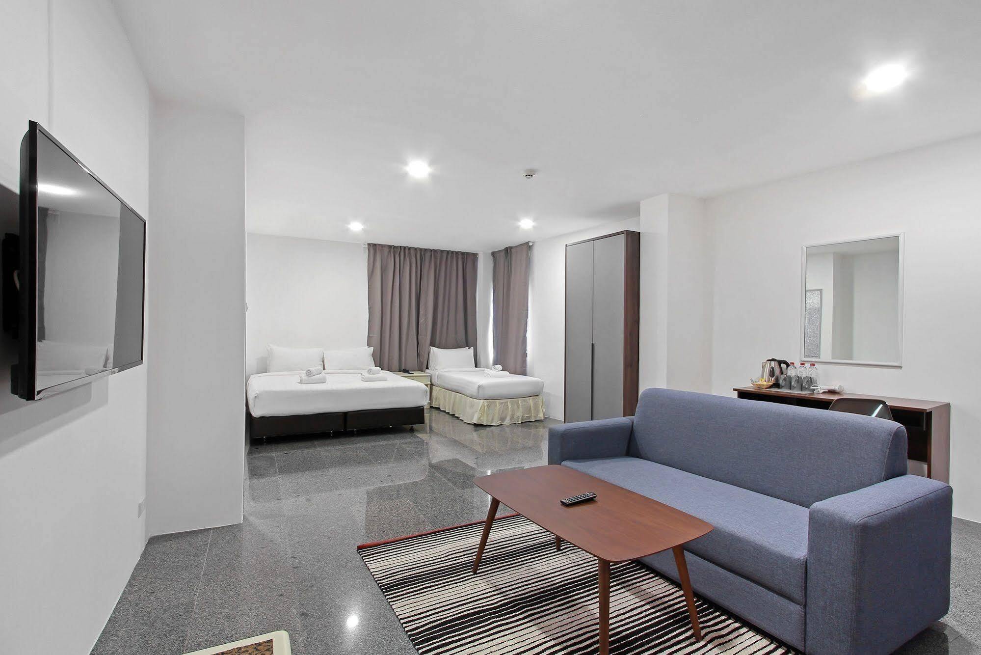 Pula Silom Hotel Bangkok Kültér fotó